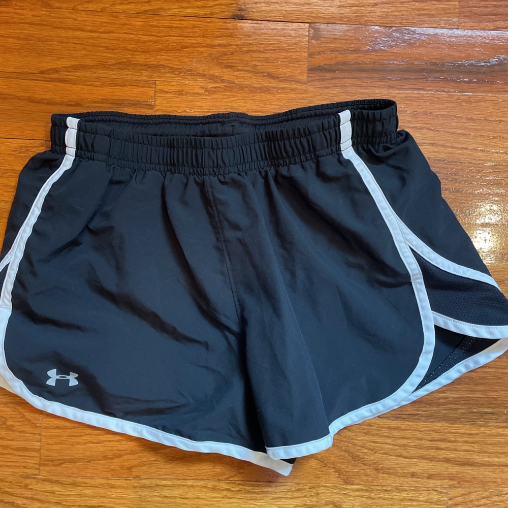 Under Armour women’s black running short, lightly used, great condition